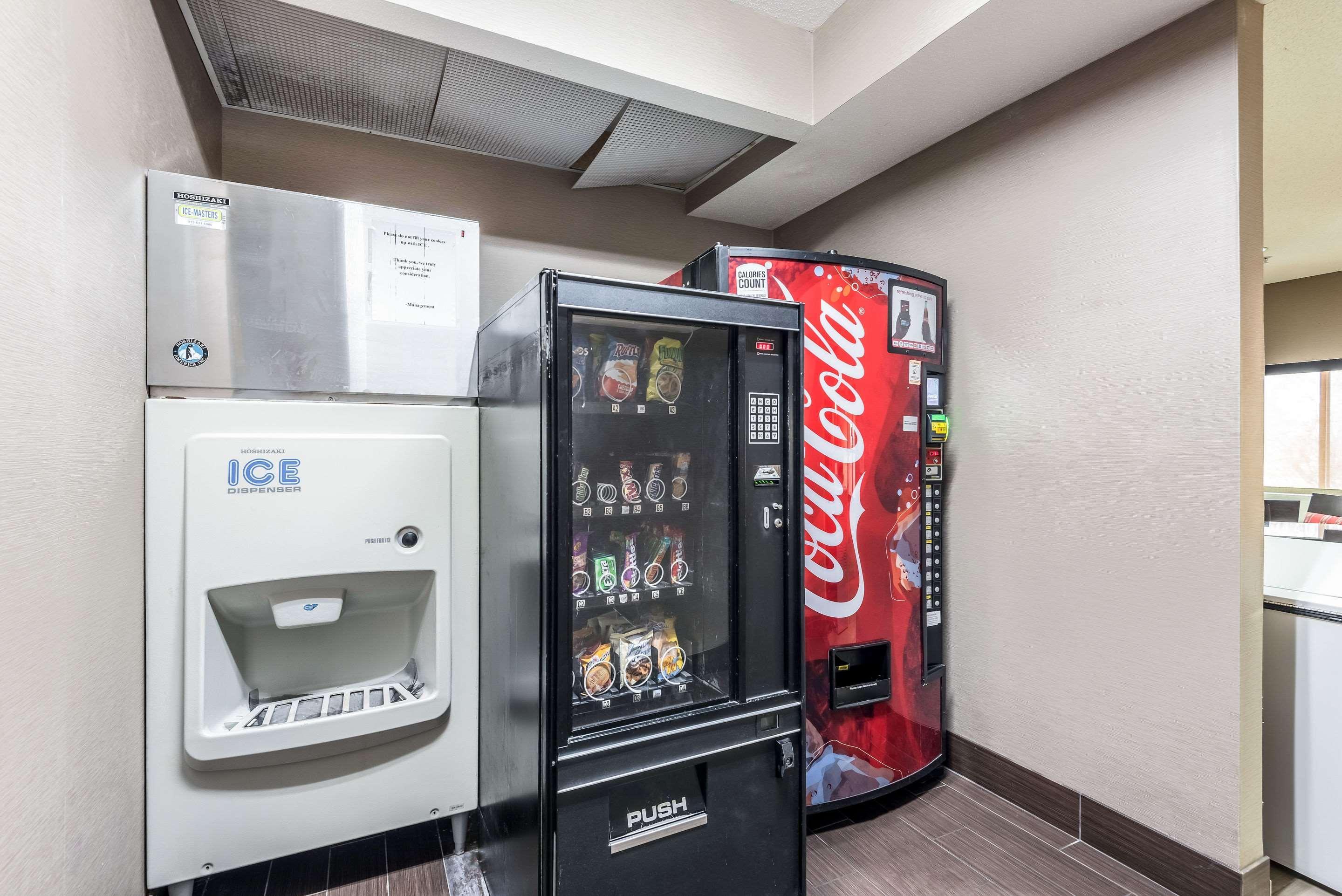 Comfort Inn & Suites Lees Summit - Kansas City Лийс Съмит Екстериор снимка