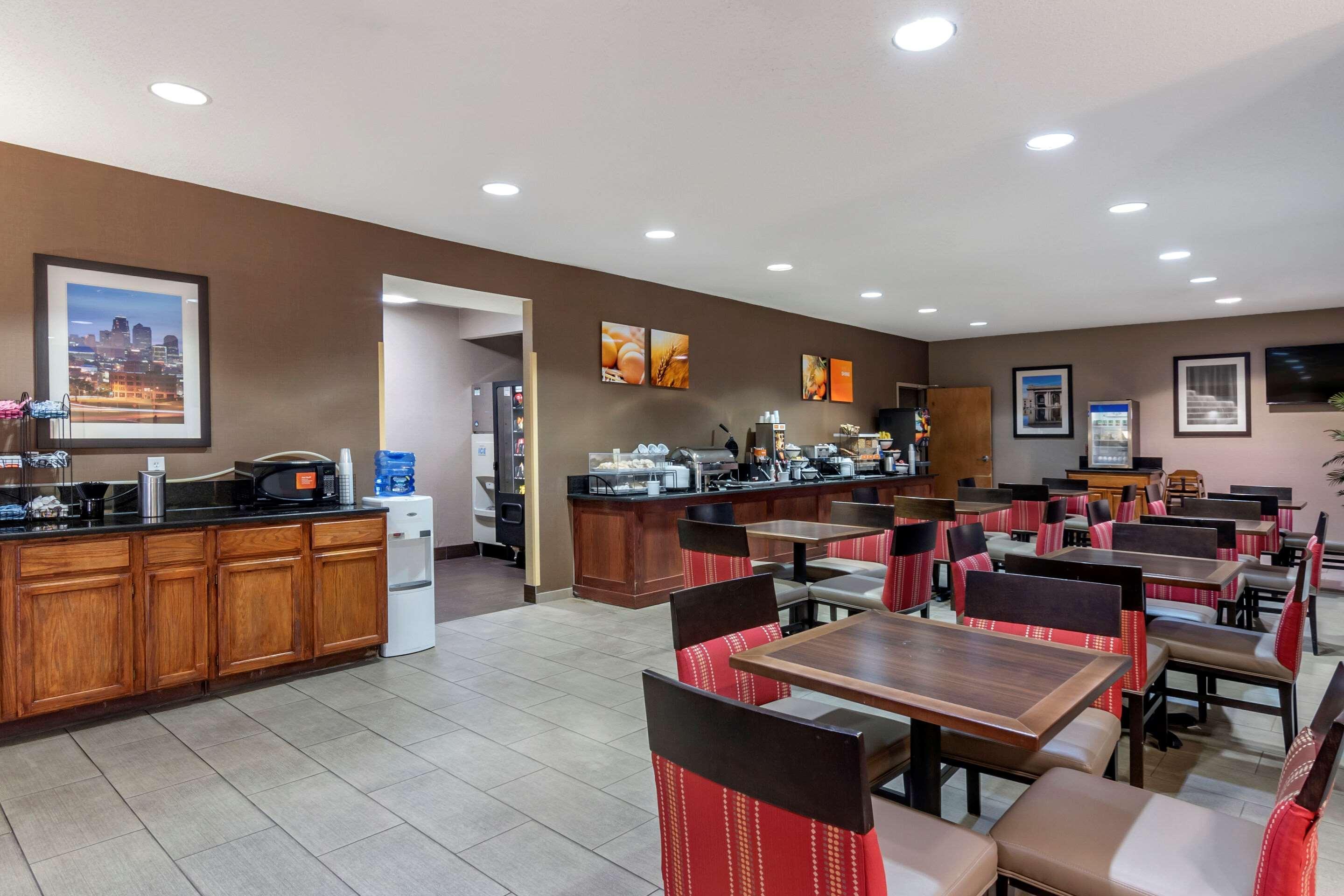 Comfort Inn & Suites Lees Summit - Kansas City Лийс Съмит Екстериор снимка